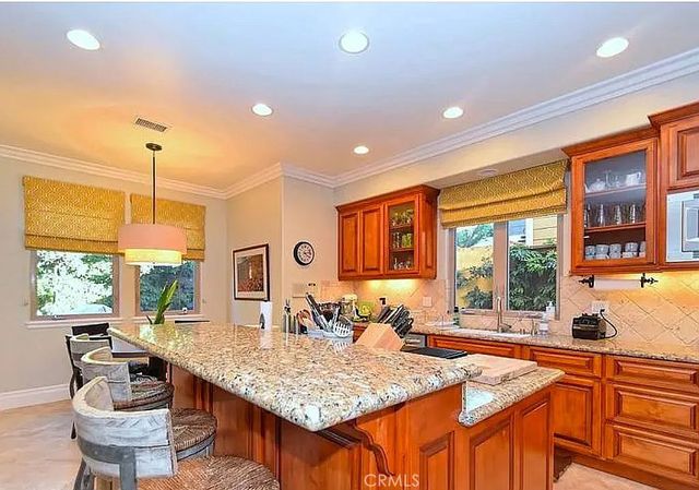 3200 Elm Avenue, Manhattan Beach, CA 90266