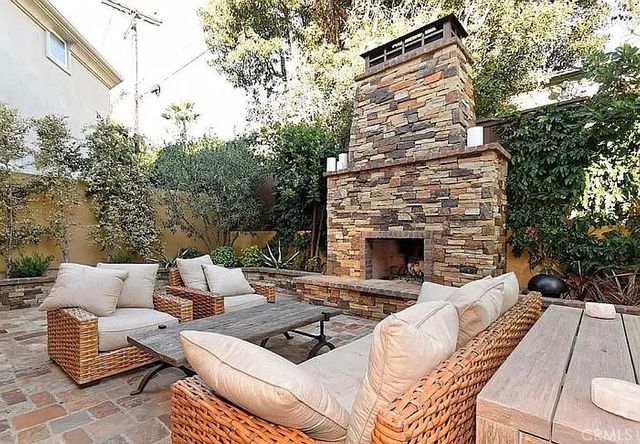 3200 Elm Avenue, Manhattan Beach, CA 90266