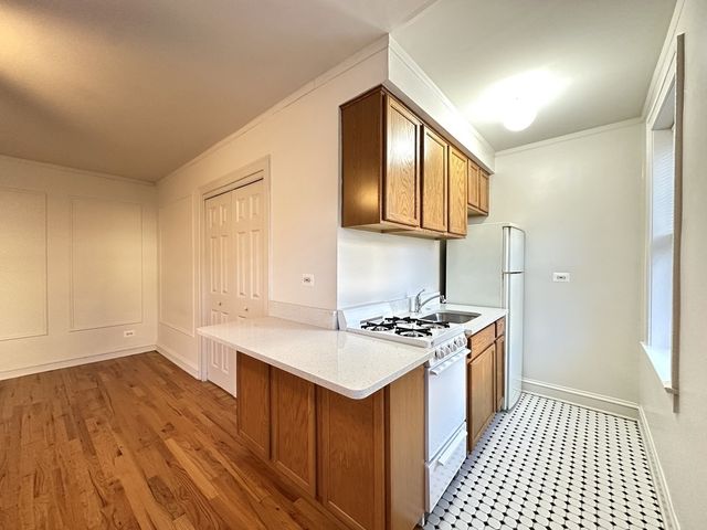 4531 N Ashland Avenue 111, Chicago, IL 60640