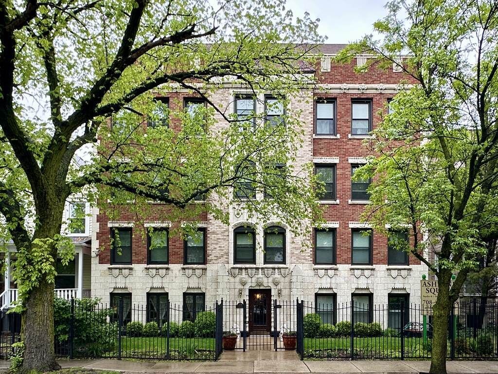 4531 N Ashland Avenue 111, Chicago, IL 60640