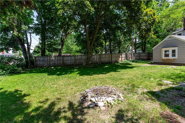 39 Ridgewood Drive, Irondequoit, NY 14622