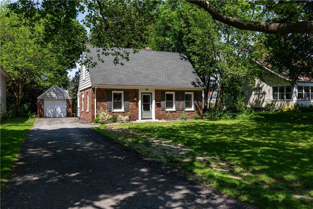 39 Ridgewood Drive, Irondequoit, NY 14622
