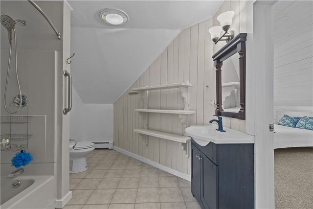 167 Coggeshall Avenue E, Newport, RI 02840