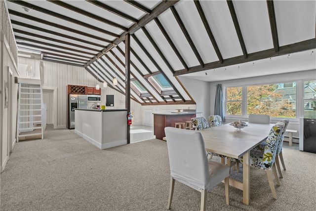 167 Coggeshall Avenue E, Newport, RI 02840