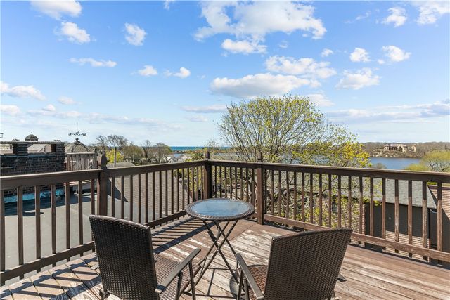167 Coggeshall Avenue E, Newport, RI 02840