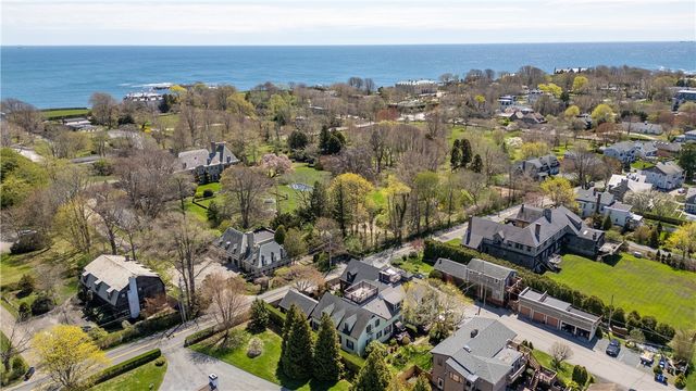 167 Coggeshall Avenue E, Newport, RI 02840