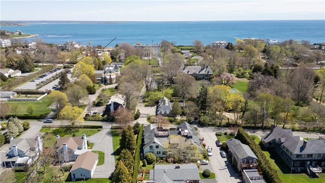 167 Coggeshall Avenue E, Newport, RI 02840