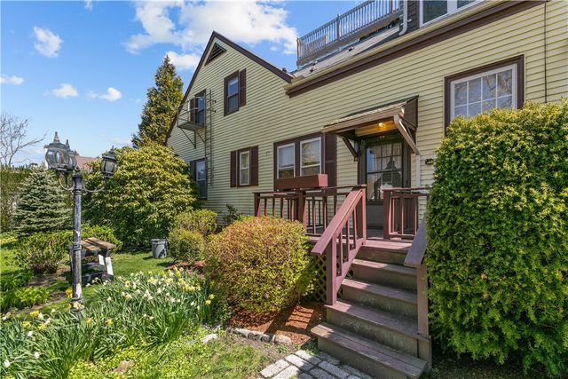 167 Coggeshall Avenue E, Newport, RI 02840