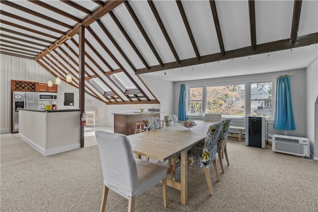 167 Coggeshall Avenue E, Newport, RI 02840