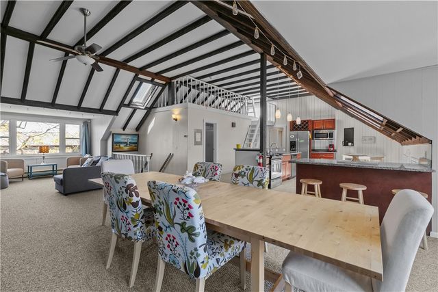 167 Coggeshall Avenue E, Newport, RI 02840