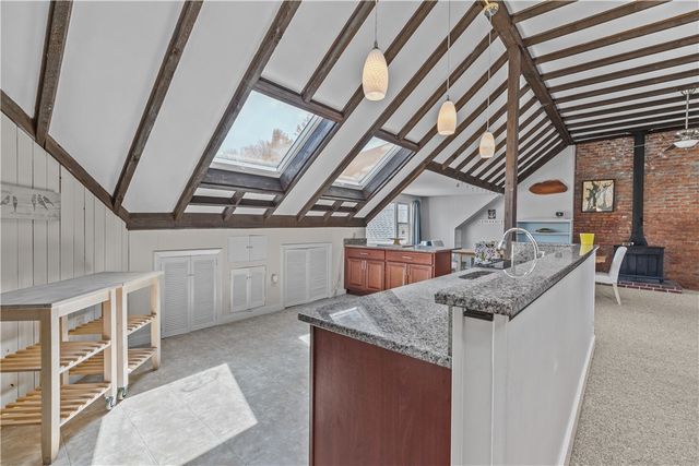 167 Coggeshall Avenue E, Newport, RI 02840