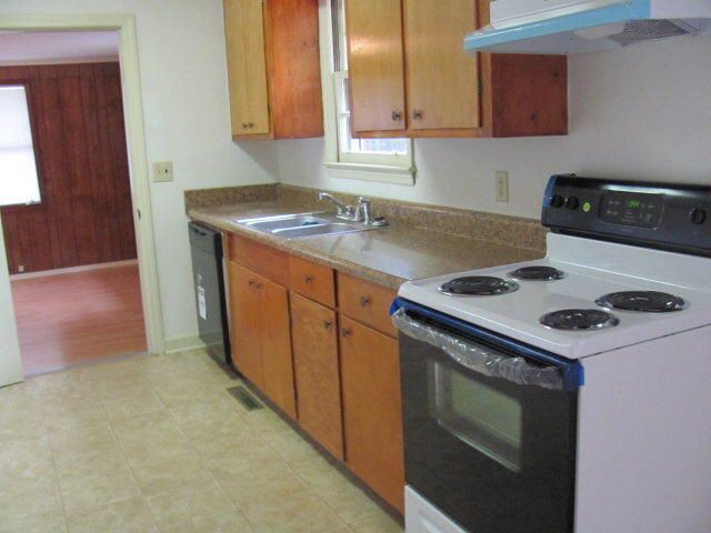 222 Cuttino, Sumter, SC 29150