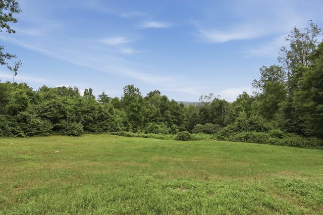 1373 N Orange Rd, Athol, MA 01331