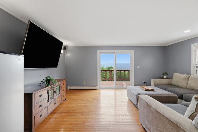 1373 N Orange Rd, Athol, MA 01331