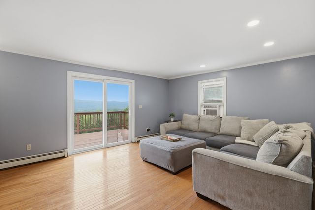 1373 N Orange Rd, Athol, MA 01331