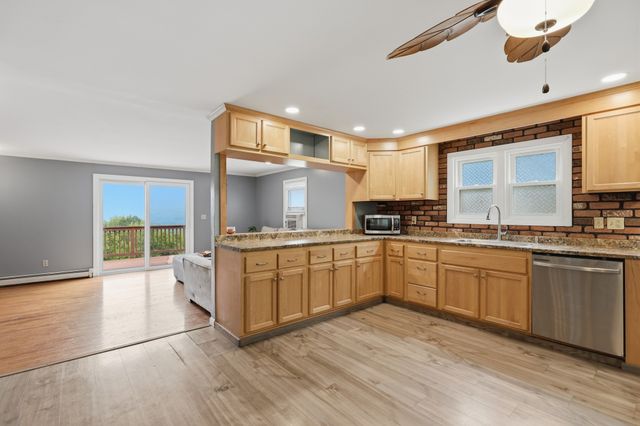 1373 N Orange Rd, Athol, MA 01331