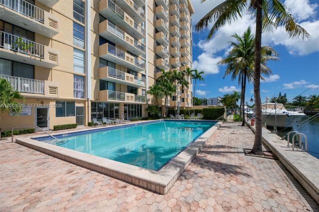 2350 NE 135th St 1503, North Miami, FL 33181