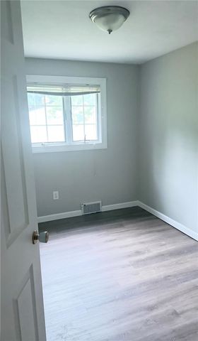 121 Connie Dr B, Ross Twp, PA 15214