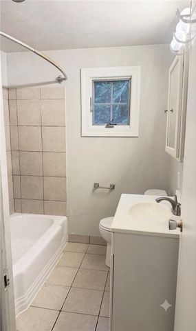 121 Connie Dr B, Ross Twp, PA 15214