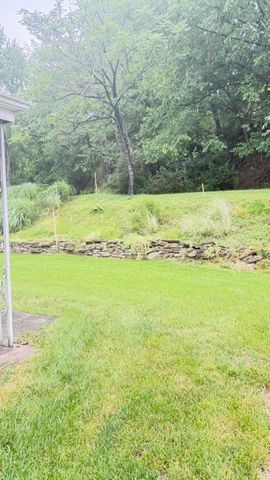 121 Connie Dr B, Ross Twp, PA 15214