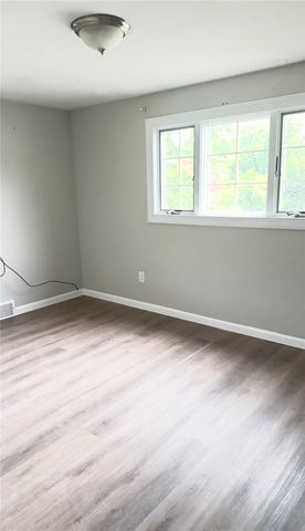 121 Connie Dr B, Ross Twp, PA 15214