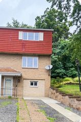121 Connie Dr B, Ross Twp, PA 15214