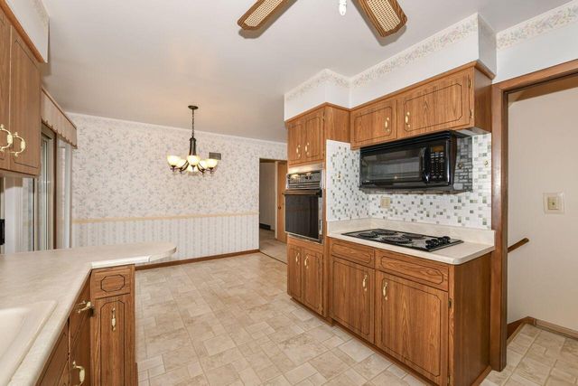 1631 W Bottsford AVENUE, Milwaukee, WI 53221