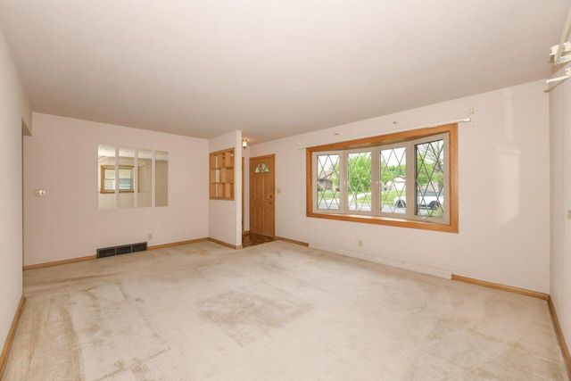 1631 W Bottsford AVENUE, Milwaukee, WI 53221