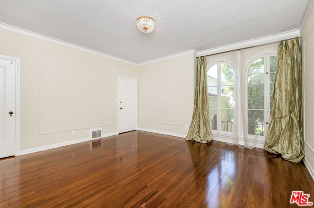 846 S Lucerne Boulevard, Los Angeles, CA 90005