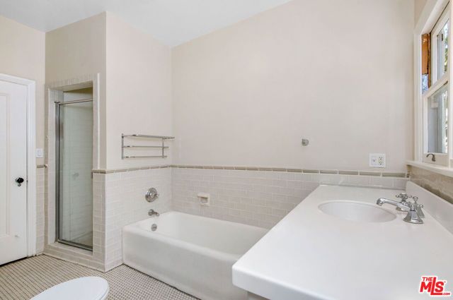846 S Lucerne Boulevard, Los Angeles, CA 90005