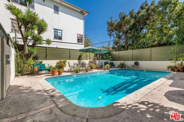 846 S Lucerne Boulevard, Los Angeles, CA 90005