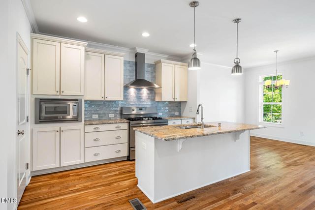 22 Treywood Lane, Chapel Hill, NC 27516