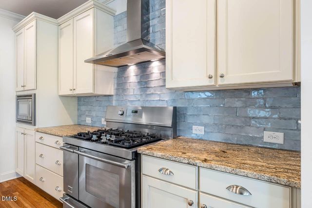 22 Treywood Lane, Chapel Hill, NC 27516