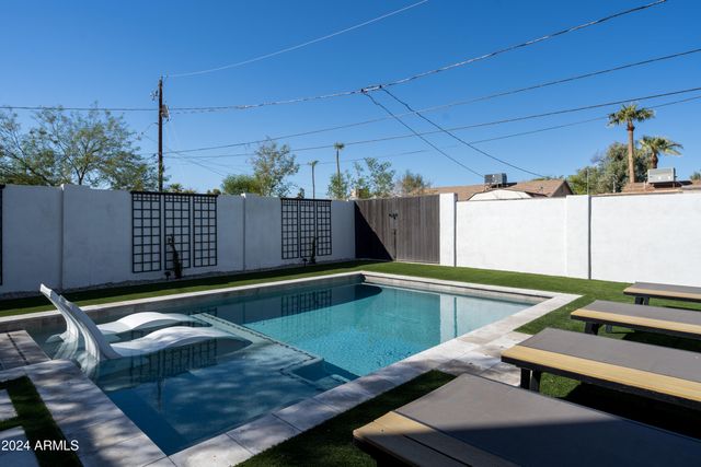 1004 E Tempe Drive, Tempe, AZ 85281