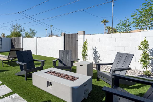 1004 E Tempe Drive, Tempe, AZ 85281