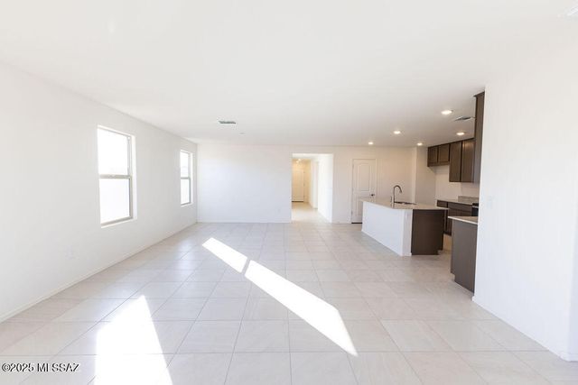 9571 E Wynalda Drive, Tucson, AZ 85747