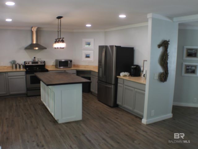 12181 Perdido Street, Lillian, AL 36549