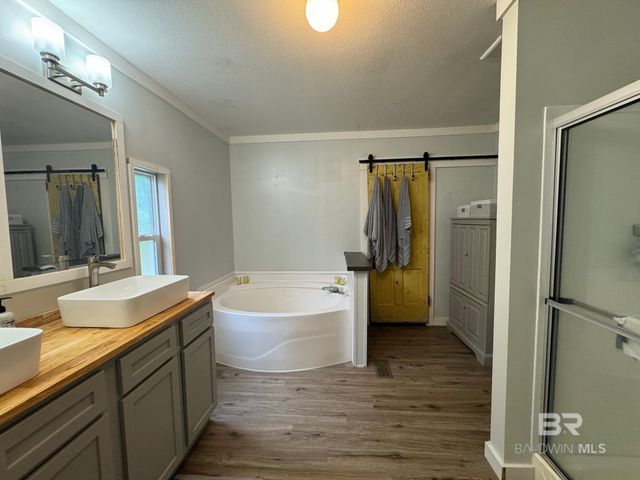 12181 Perdido Street, Lillian, AL 36549