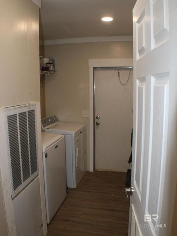 12181 Perdido Street, Lillian, AL 36549