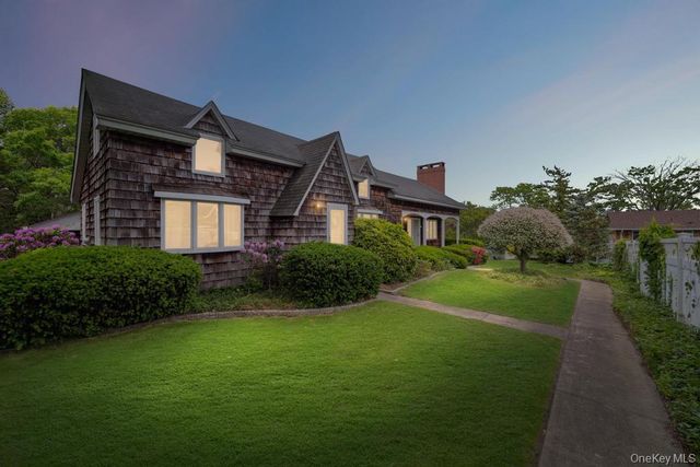 9 Lakeland Avenue, Patchogue, NY 11772