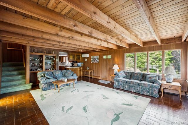 9 Lakeland Avenue, Patchogue, NY 11772