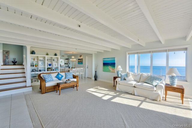 9 Lakeland Avenue, Patchogue, NY 11772