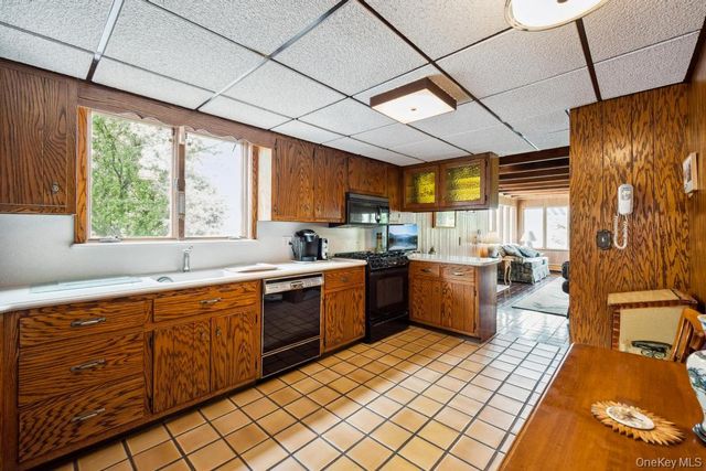 9 Lakeland Avenue, Patchogue, NY 11772