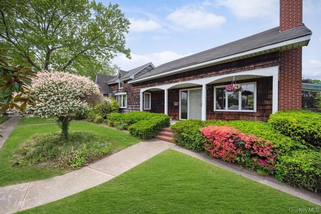 9 Lakeland Avenue, Patchogue, NY 11772