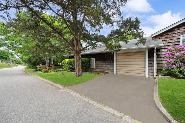 9 Lakeland Avenue, Patchogue, NY 11772