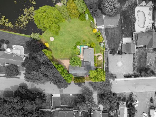 9 Lakeland Avenue, Patchogue, NY 11772