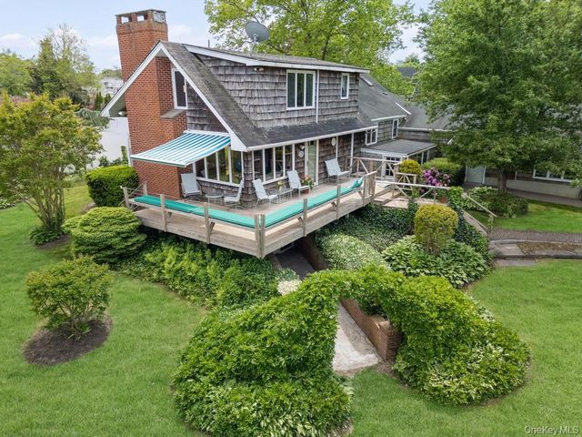 9 Lakeland Avenue, Patchogue, NY 11772