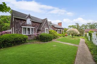 9 Lakeland Avenue, Patchogue, NY 11772