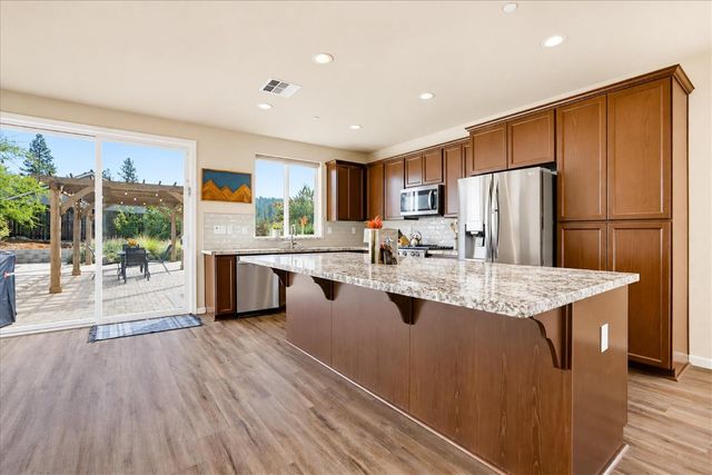 127 Berriman Loop, Grass Valley, CA 95945
