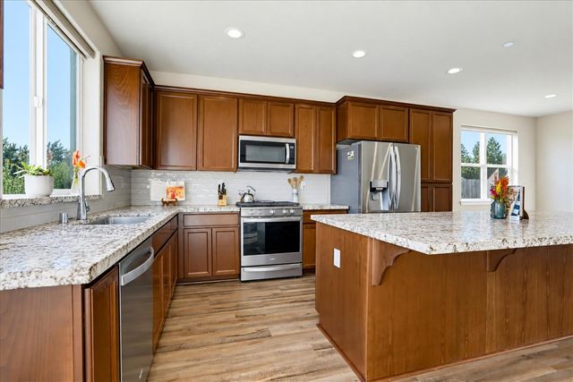 127 Berriman Loop, Grass Valley, CA 95945